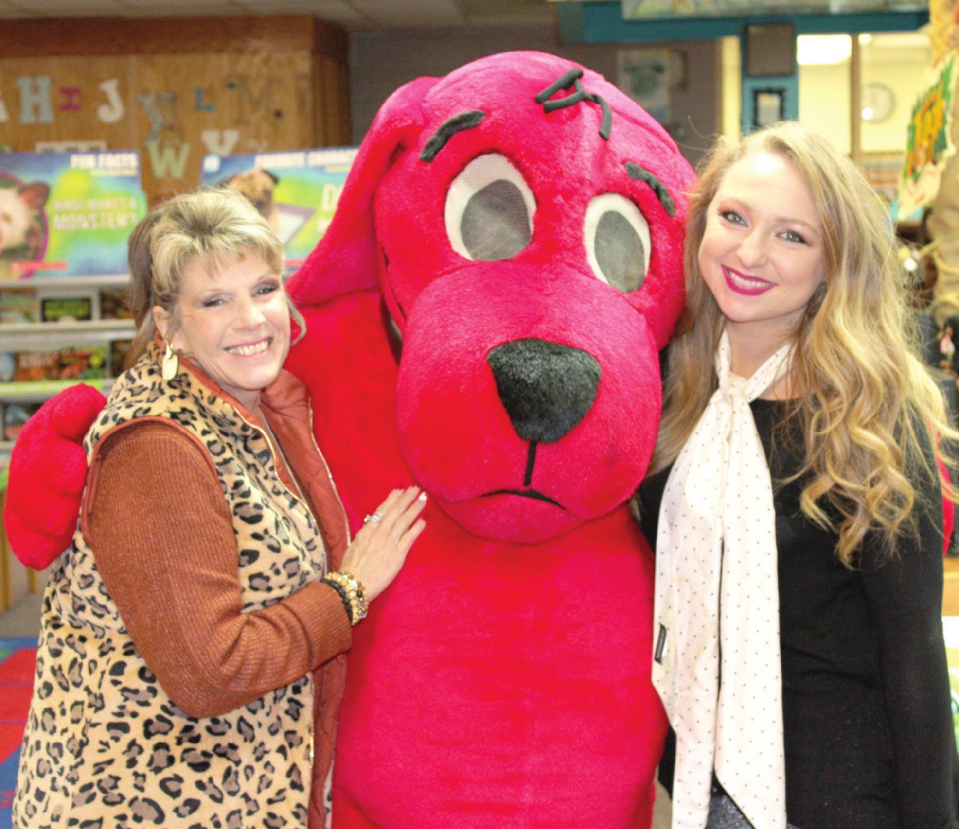 “Clifford” visits HES Book Fair