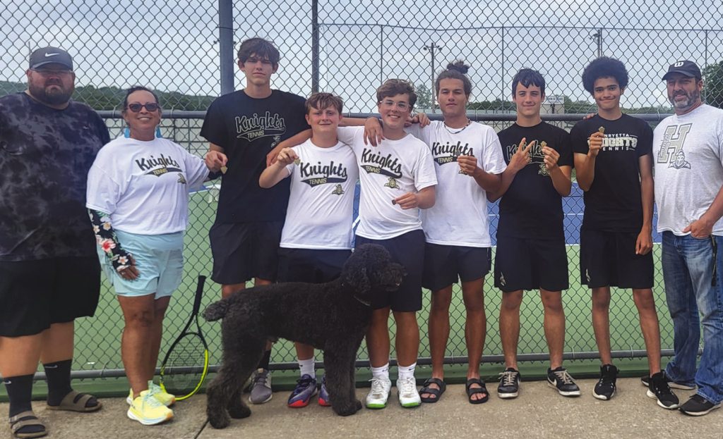 HHS Tennis competes at State